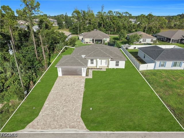 3449 NE 8th PL, Cape Coral, FL 33909