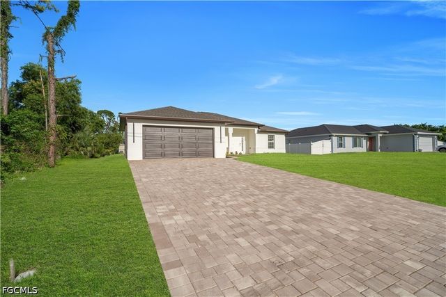 3449 NE 8th PL, Cape Coral, FL 33909