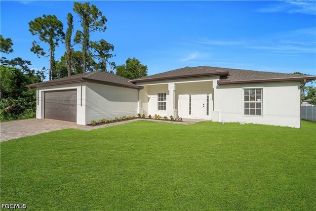 3449 NE 8th PL, Cape Coral, FL 33909