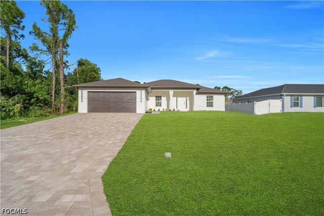3449 NE 8th PL, Cape Coral, FL 33909