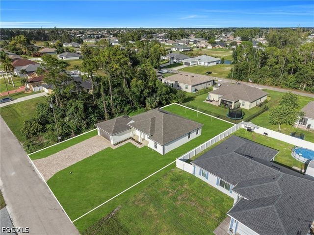 3449 NE 8th PL, Cape Coral, FL 33909