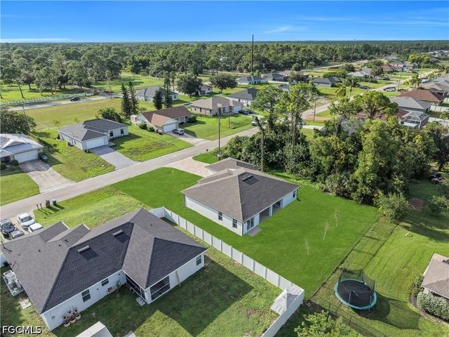 3449 NE 8th PL, Cape Coral, FL 33909