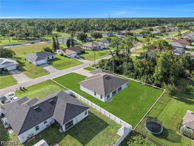 3449 NE 8th PL, Cape Coral, FL 33909
