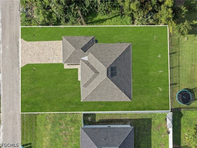 3449 NE 8th PL, Cape Coral, FL 33909
