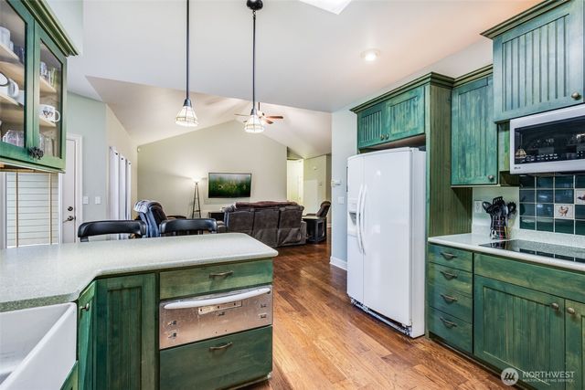 36612 2nd Avenue S, Roy, WA 98580