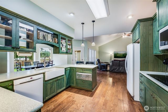 36612 2nd Avenue S, Roy, WA 98580