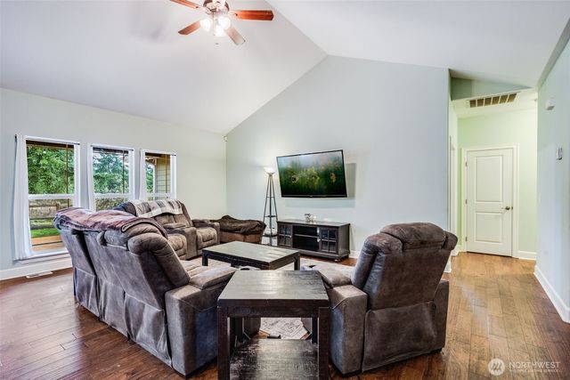 36612 2nd Avenue S, Roy, WA 98580