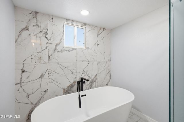 3831 Frankfort Avenue, El Paso, TX 79930