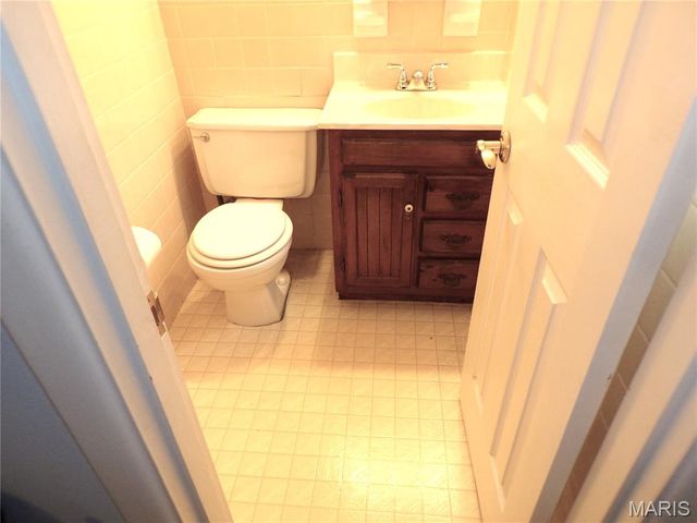 860 Graham Road, Florissant, MO 63031