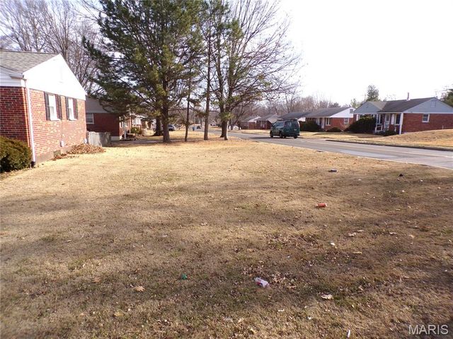 860 Graham Road, Florissant, MO 63031