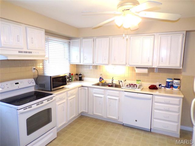 860 Graham Road, Florissant, MO 63031