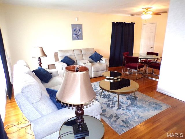 860 Graham Road, Florissant, MO 63031