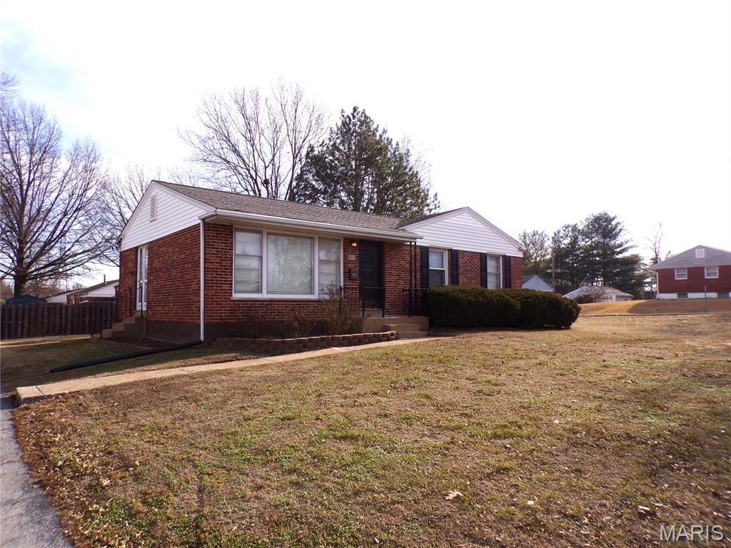 860 Graham Road, Florissant, MO 63031