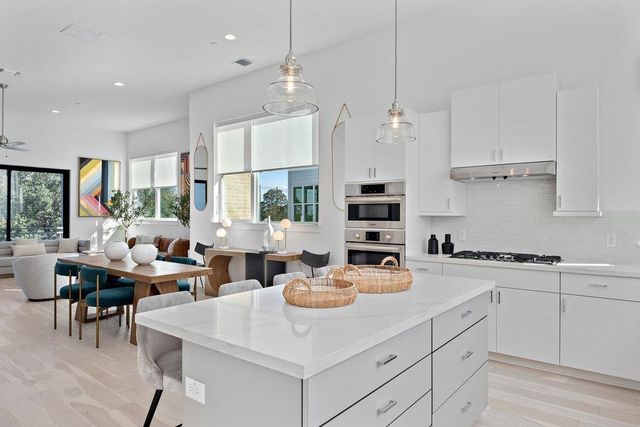 3816 Berkman DR, Austin, TX 78723