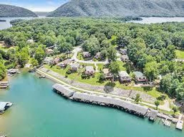 102 Hiram WAY, Huddleston, VA 24104