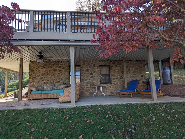 102 Hiram WAY, Huddleston, VA 24104