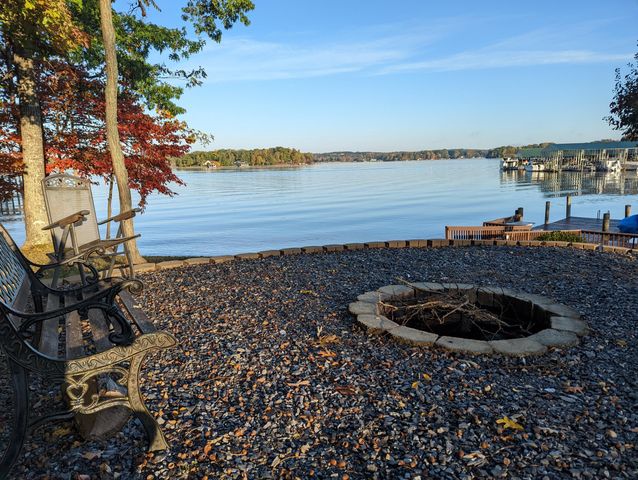 102 Hiram WAY, Huddleston, VA 24104