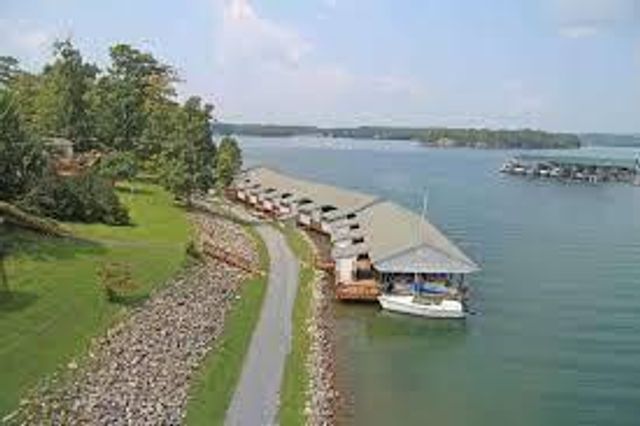 102 Hiram WAY, Huddleston, VA 24104