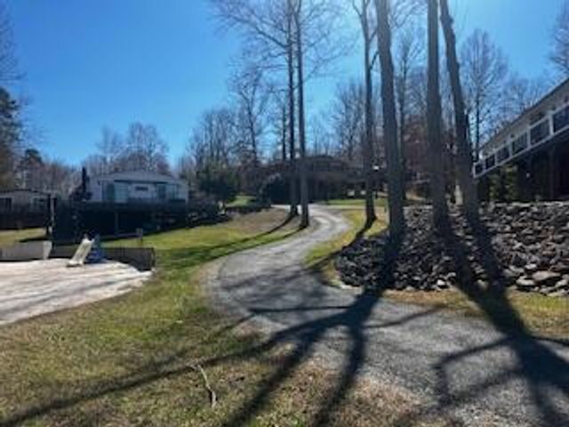 102 Hiram WAY, Huddleston, VA 24104