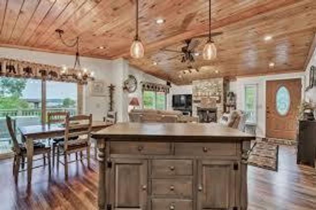 102 Hiram WAY, Huddleston, VA 24104