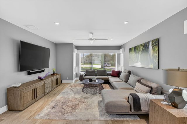 17646 Scarsdale Way, Boca Raton, FL 33496