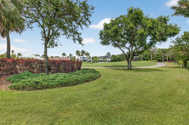 17646 Scarsdale Way, Boca Raton, FL 33496