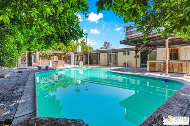 401 E Glen S Circle, Palm Springs, CA 92262