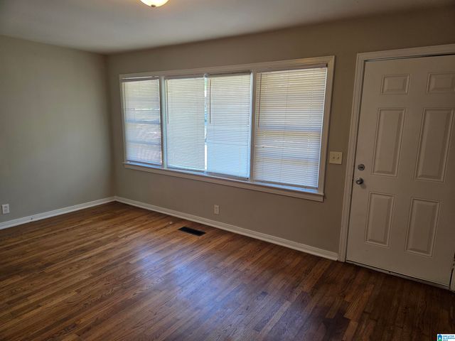 1513 29TH AVENUE N, Hueytown, AL 35023