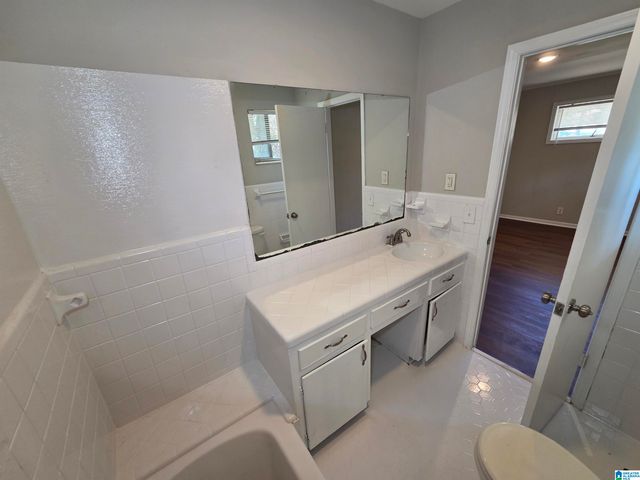 1513 29TH AVENUE N, Hueytown, AL 35023