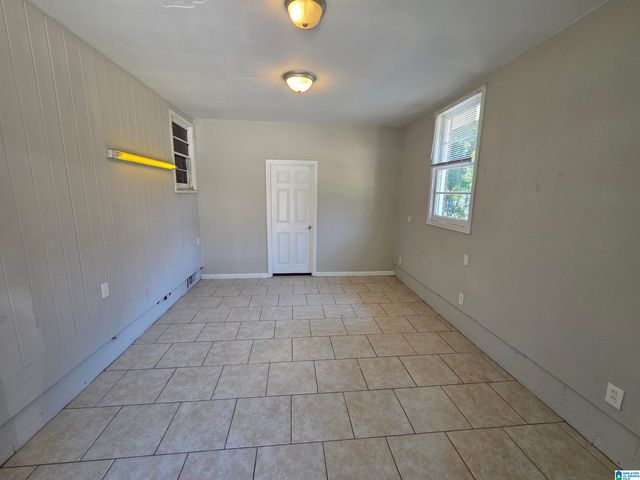1513 29TH AVENUE N, Hueytown, AL 35023