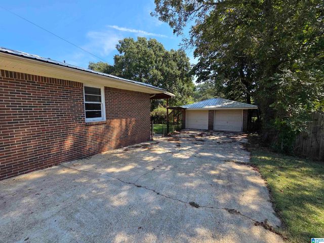 1513 29TH AVENUE N, Hueytown, AL 35023
