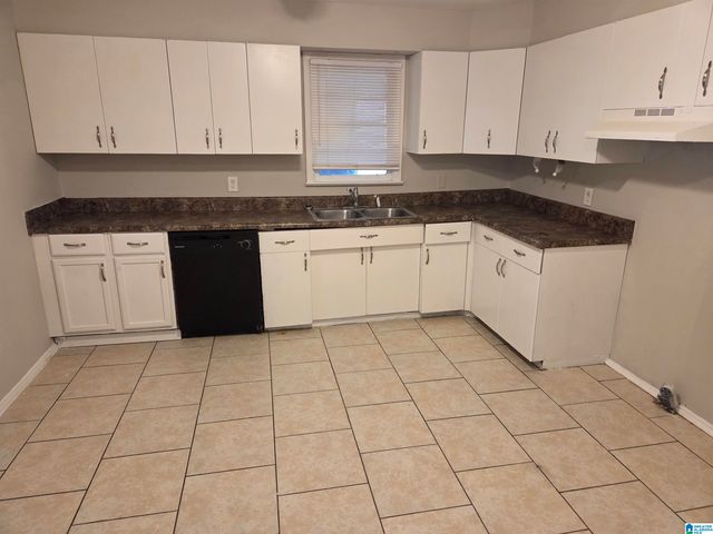 1513 29TH AVENUE N, Hueytown, AL 35023