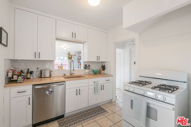 4354 Prospect Avenue, Los Angeles, CA 90027