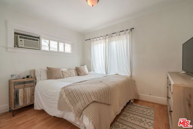 4354 Prospect Avenue, Los Angeles, CA 90027