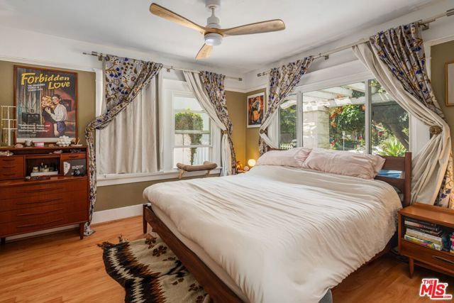 4354 Prospect Avenue, Los Angeles, CA 90027