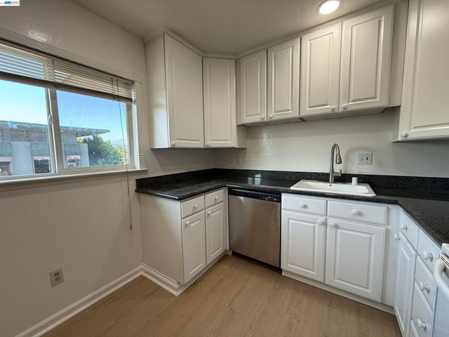 1330 Mt Pisgah Rd D, Walnut Creek, CA 94596