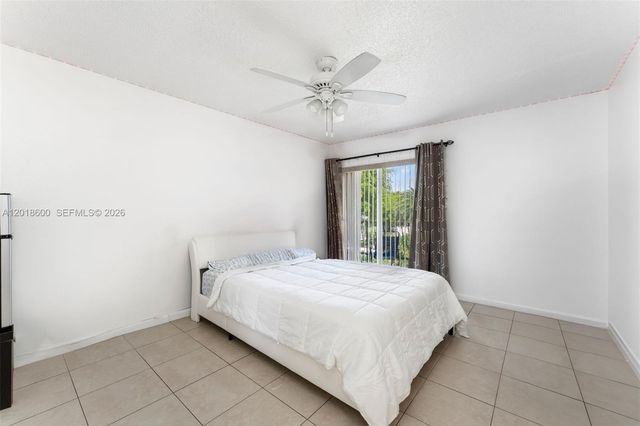 1900 W 54th St 220, Hialeah, FL 33012
