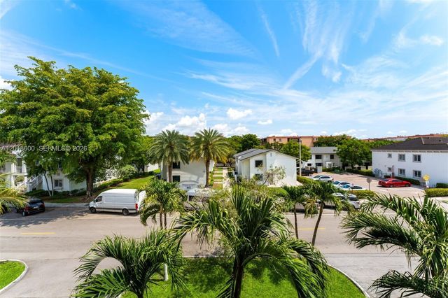 1900 W 54th St 220, Hialeah, FL 33012