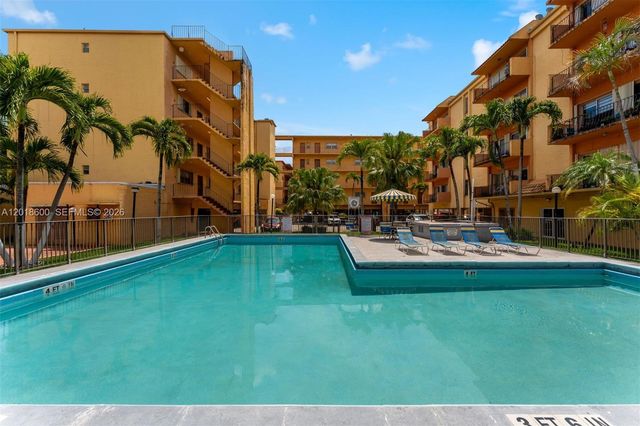 1900 W 54th St 220, Hialeah, FL 33012