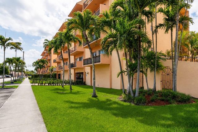 1900 W 54th St 220, Hialeah, FL 33012
