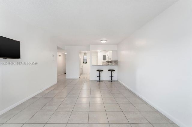 1900 W 54th St 220, Hialeah, FL 33012