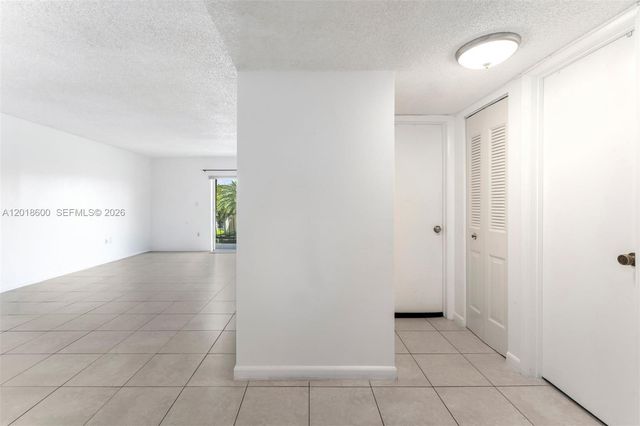 1900 W 54th St 220, Hialeah, FL 33012