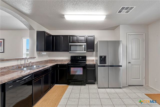 1437 Birmingham Drive, Seguin, TX 78155