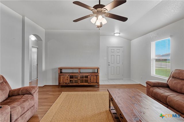 1437 Birmingham Drive, Seguin, TX 78155