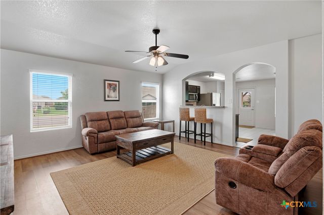 1437 Birmingham Drive, Seguin, TX 78155