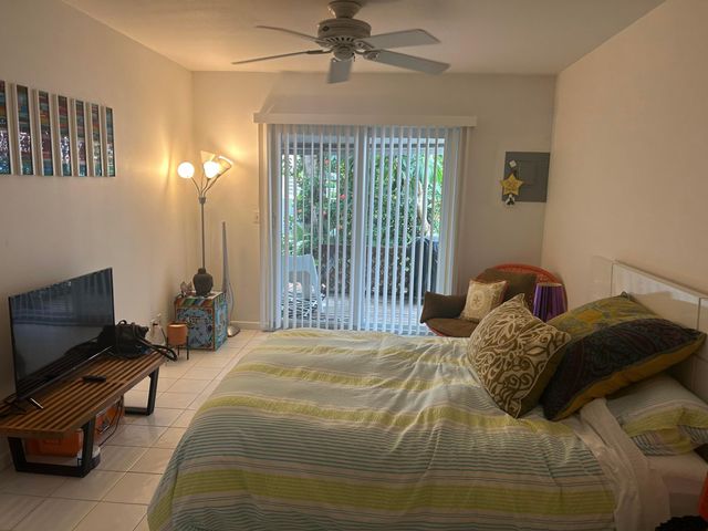 128 Venetian Drive, Delray Beach, FL 33483