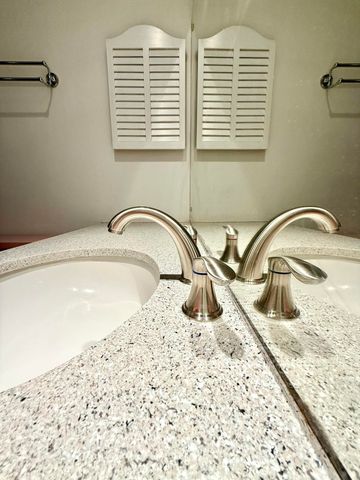 128 Venetian Drive, Delray Beach, FL 33483