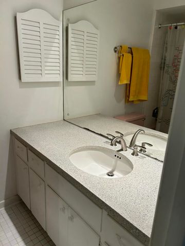 128 Venetian Drive, Delray Beach, FL 33483