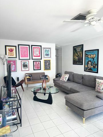 128 Venetian Drive, Delray Beach, FL 33483