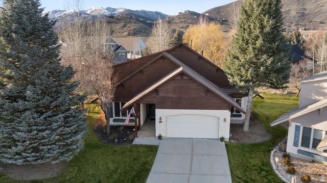 92 W VILLAGE CT, Midway, UT 84049